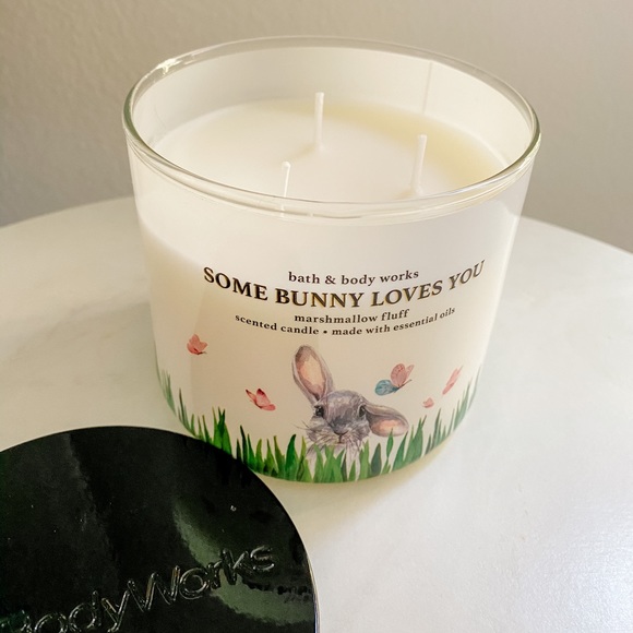 BBW Some bunny loves you marshmallow fluff candle - Picture 2 of 3